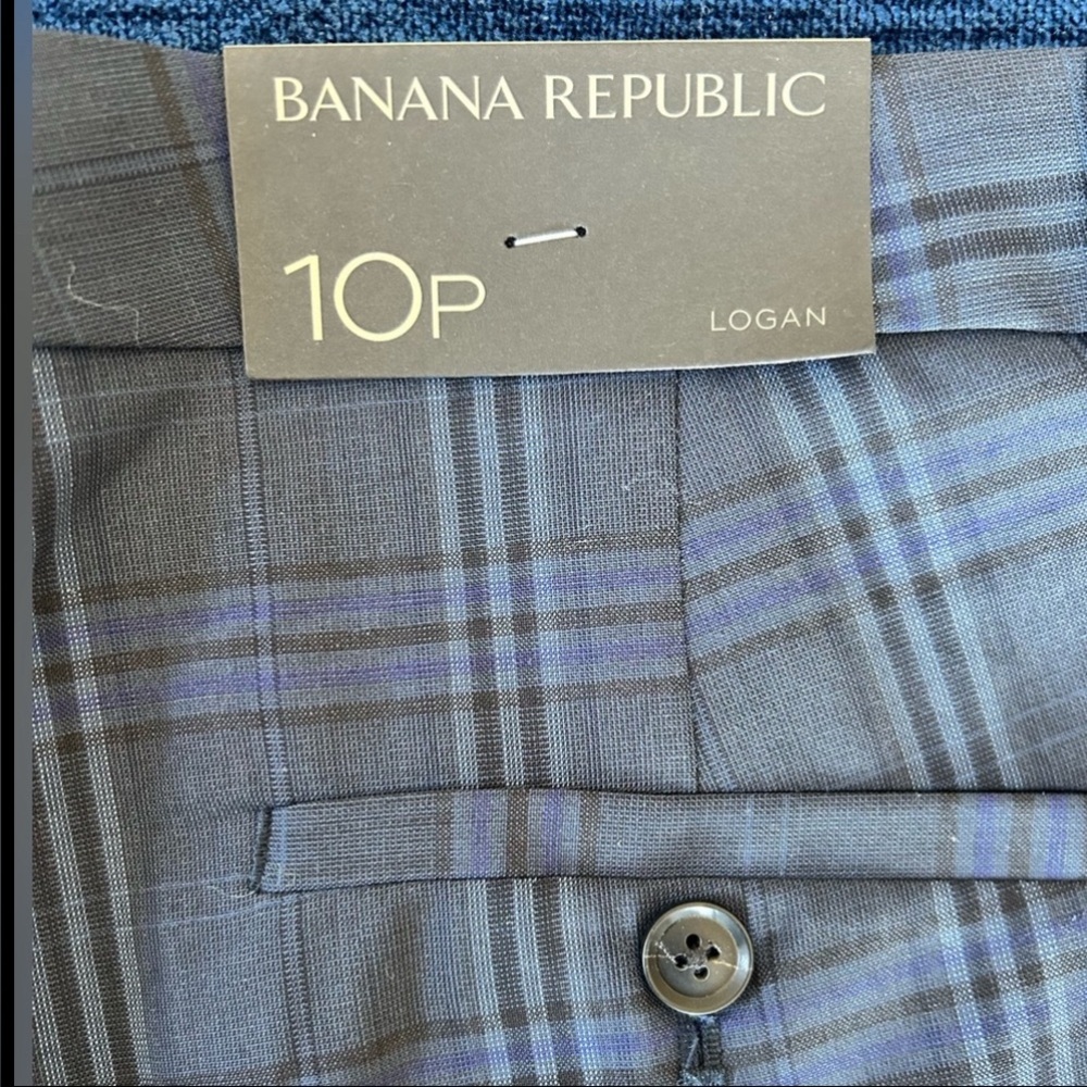 NWT. Banana Republic Logan Trouser. Size 10 Petite. Navy check pattern.